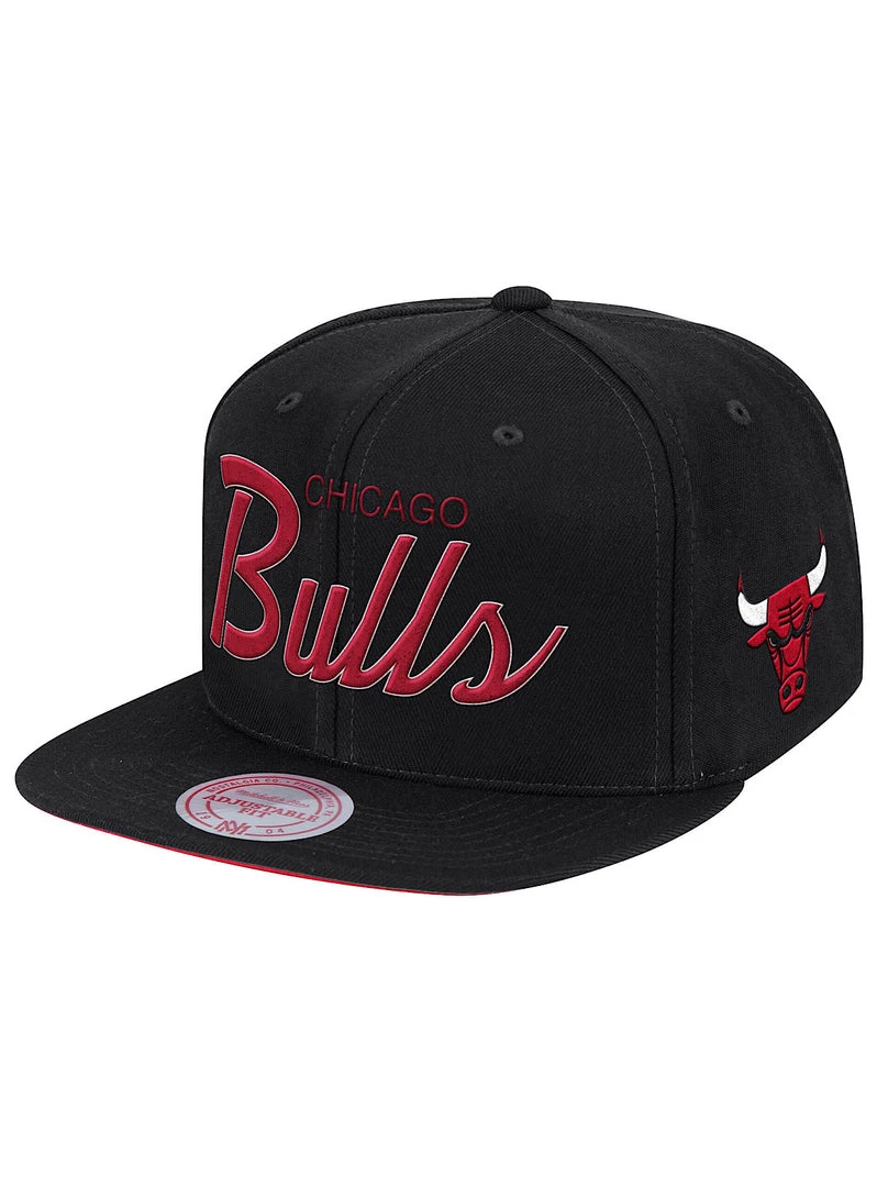 Mitchell & Ness Snapback - Foundation Script NBA Chicago Bulls - Black And Red - MM19145 1 Mitchell & Ness Snapback - Foundation Script NBA Chicago Bulls - Black And Red - MM19145