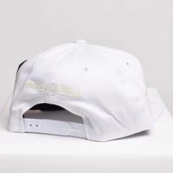 Mitchell & Ness Snapback - UV Reactive - Chicago Bulls - White - SH20023 Shop All