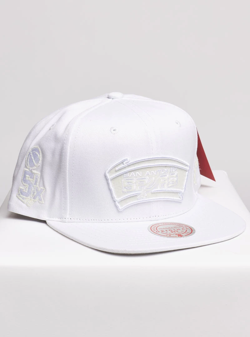 Mitchell & Ness Snapback - UV Reactive - San Antonio Spurs - White - SH20022 Shop All 1 Mitchell & Ness Snapback - UV Reactive - San Antonio Spurs - White - SH20022 Shop All